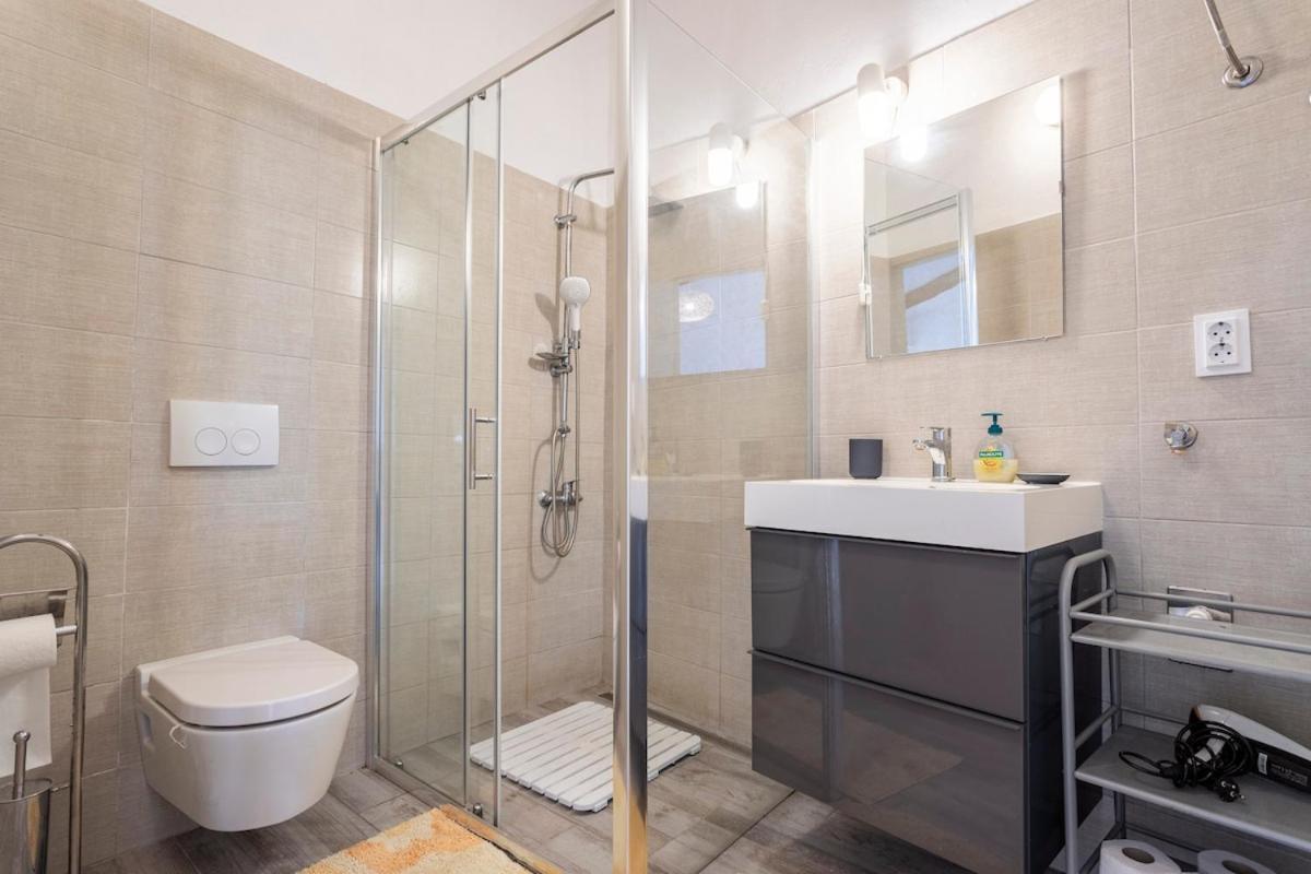Apartments Martinis Vis Dış mekan fotoğraf