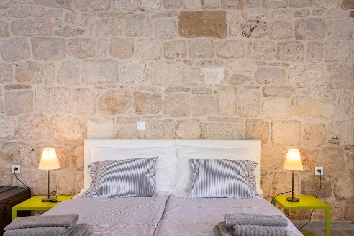 Apartments Martinis Vis Dış mekan fotoğraf