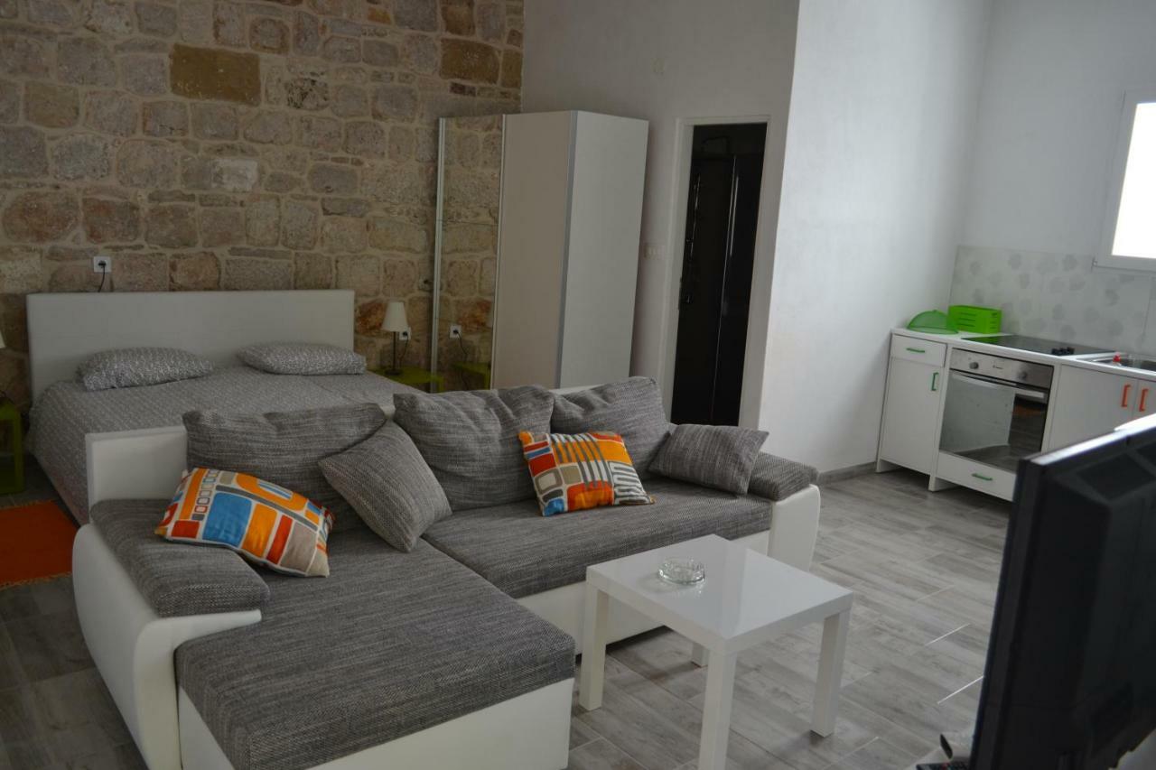 Apartments Martinis Vis Dış mekan fotoğraf