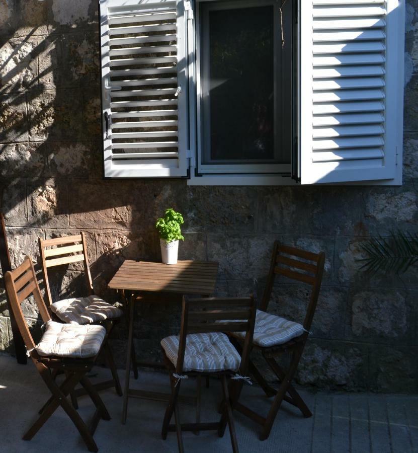 Apartments Martinis Vis Dış mekan fotoğraf