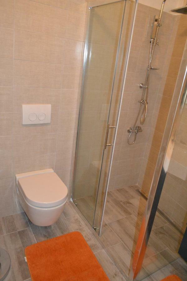 Apartments Martinis Vis Dış mekan fotoğraf