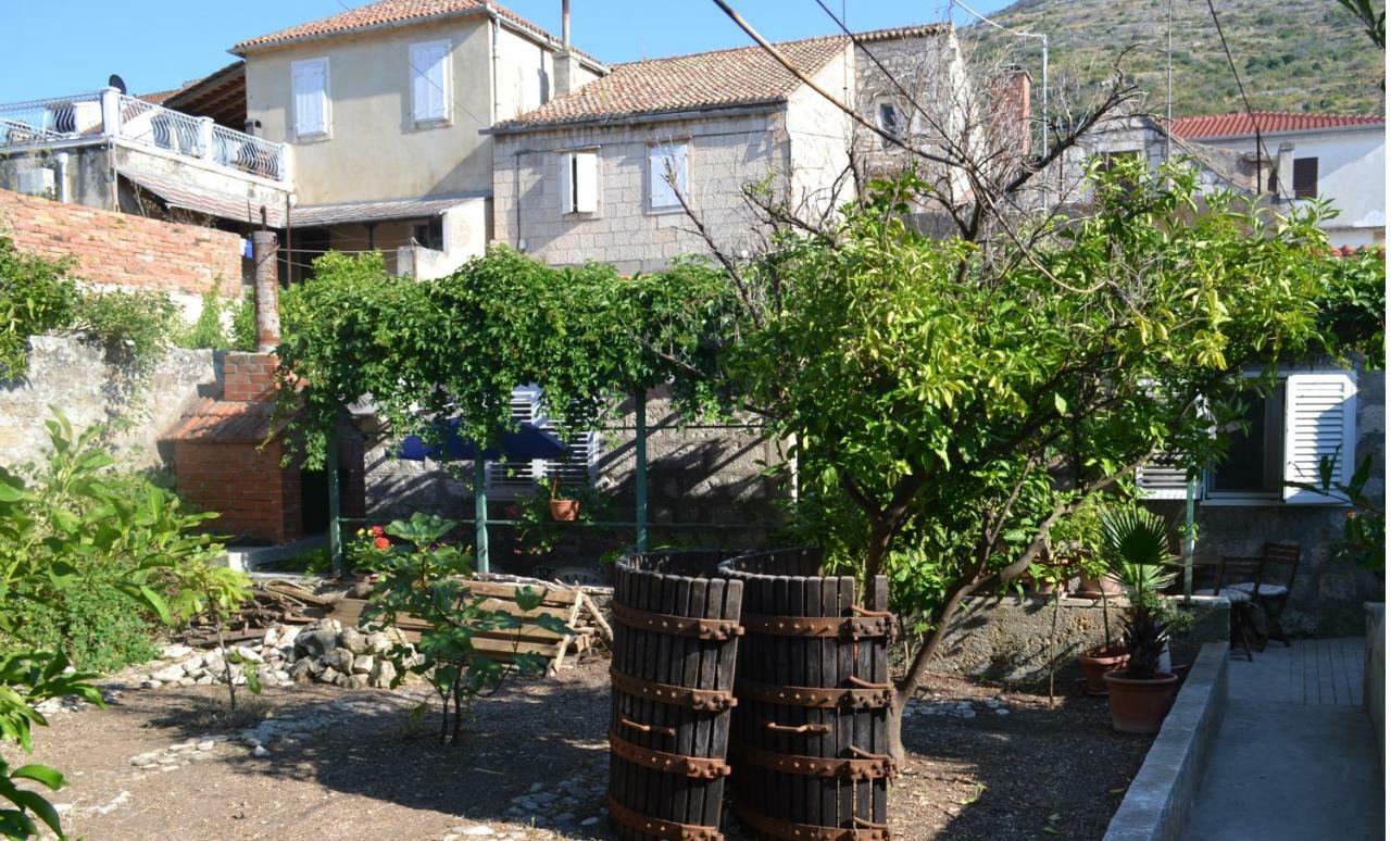 Apartments Martinis Vis Dış mekan fotoğraf