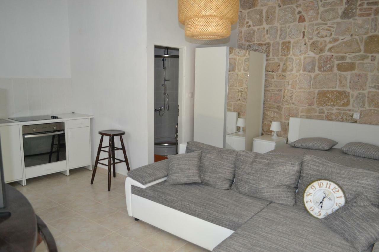 Apartments Martinis Vis Dış mekan fotoğraf