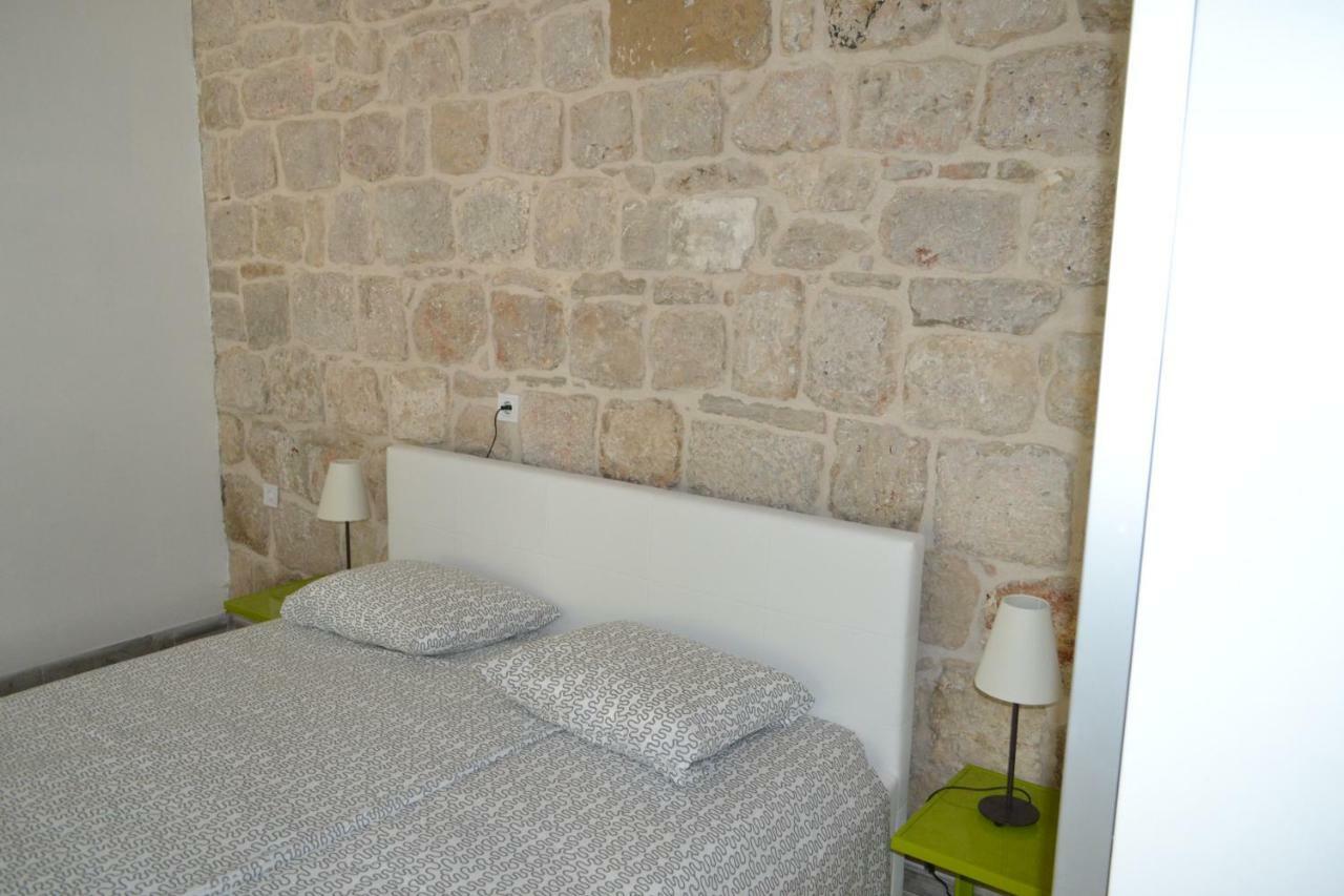 Apartments Martinis Vis Dış mekan fotoğraf